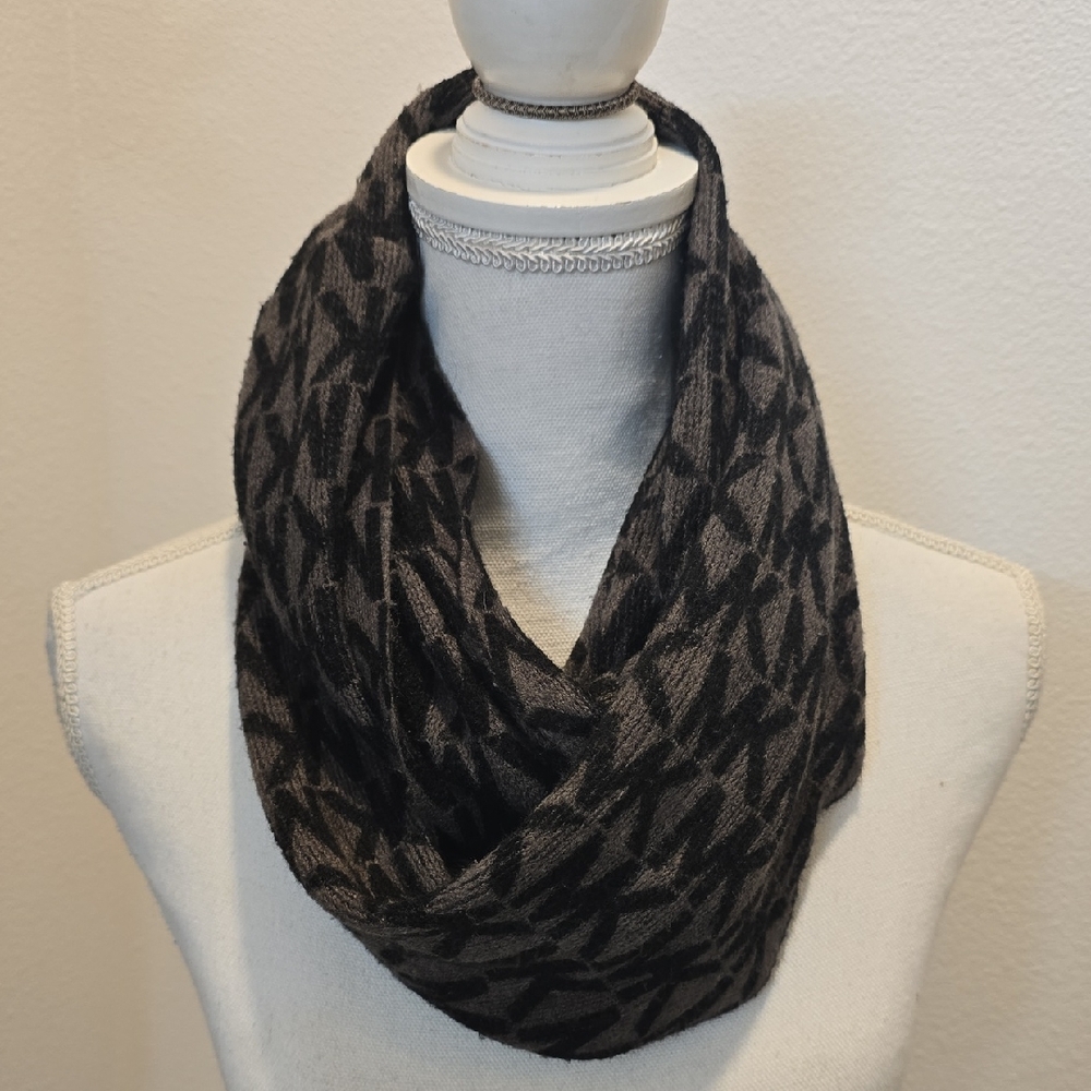 Michael Kors Black and Gray Logo Infinity Scarf